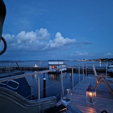 Готель Hausboot Liliput Штральзунд Екстер'єр фото